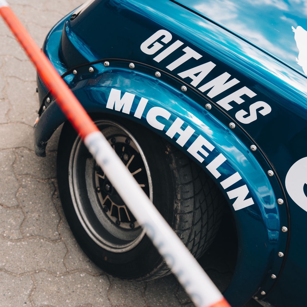 Blauer Oldtimer aus der Fotogalerie der Storico 2026